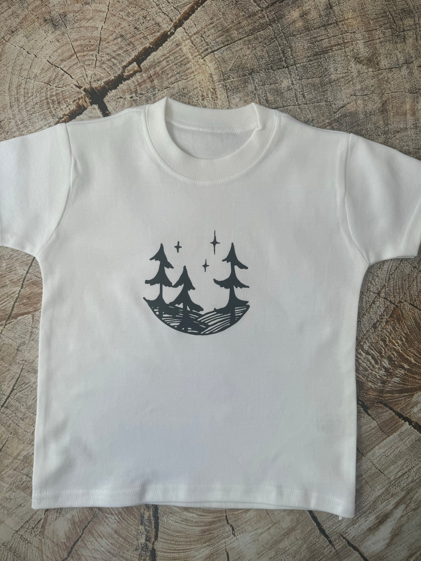 White Tshirt-oval tree motif