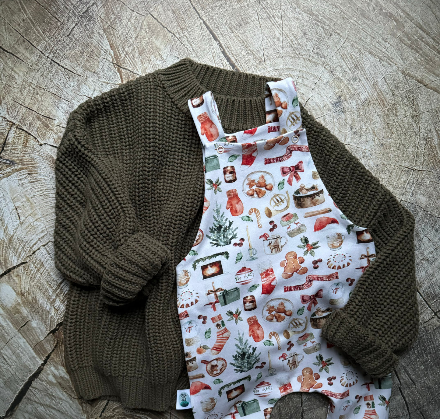 Pre loved knitwear (Khaki) sample-between 3/4 years and 4/5 years